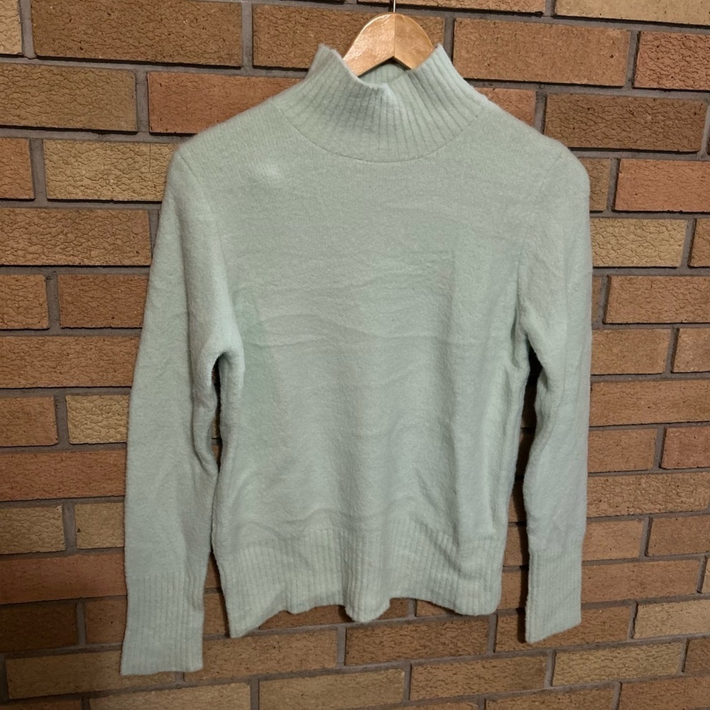 NWT Philosophy Light Green Knit Fuzzy Soft Turtleneck Sweater Women’s Size M